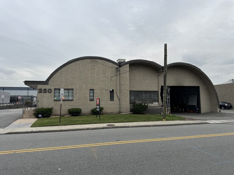 Primary Photo Of 250 North St, Teterboro Warehouse For Lease