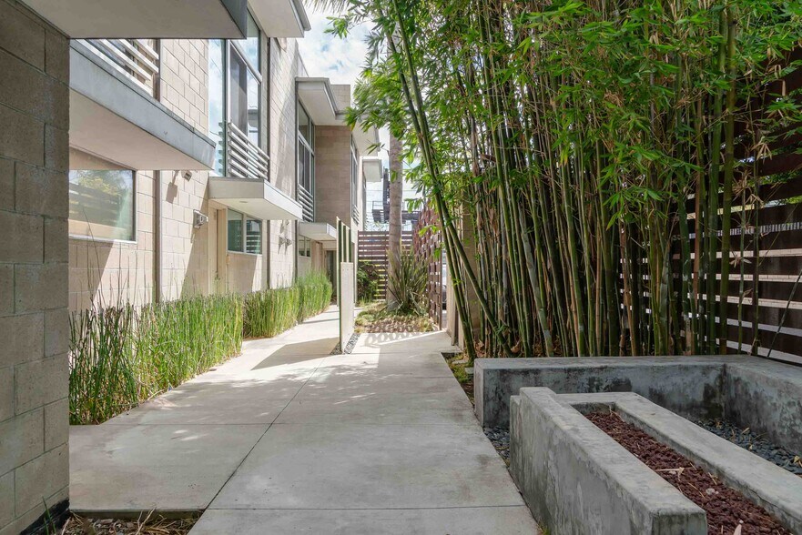 More Photos Of 717-743 N Highland Ave, Los Angeles Flex For Sale