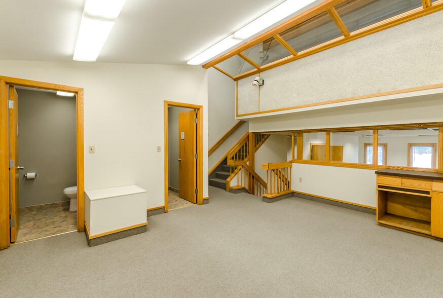 More Photos Of 40-60 Beechwood Dr, North Andover Loft Creative Space For Lease