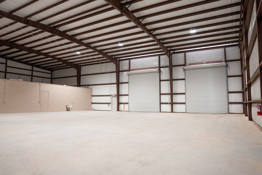 More Photos Of 4230 S Major Dr, Beaumont Warehouse For Lease