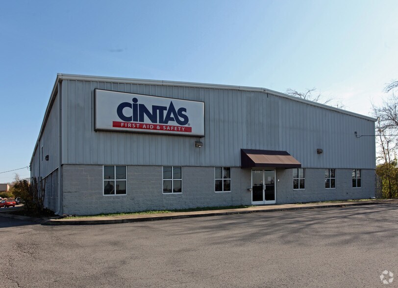 More Photos Of 819 Fesslers Pky, Nashville Service For Lease