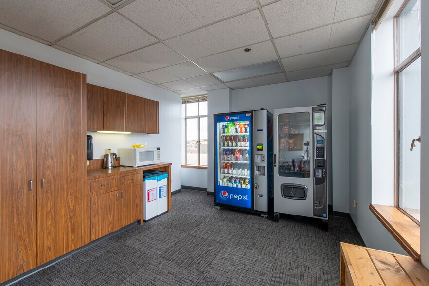More Photos Of 388 State St, Salem Loft Creative Space For Lease