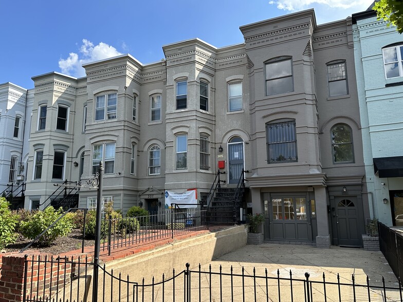 More Photos Of 303 Massachusetts Ave NE, Washington Office For Sale