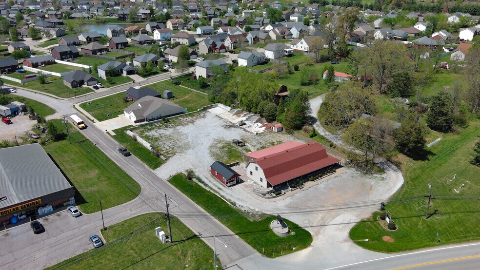 More Photos Of 641 Highland Ave, Vine Grove Freestanding For Sale