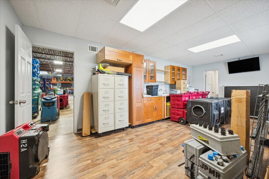 More Photos Of 145 11th St, Piscataway Industrial For Sale