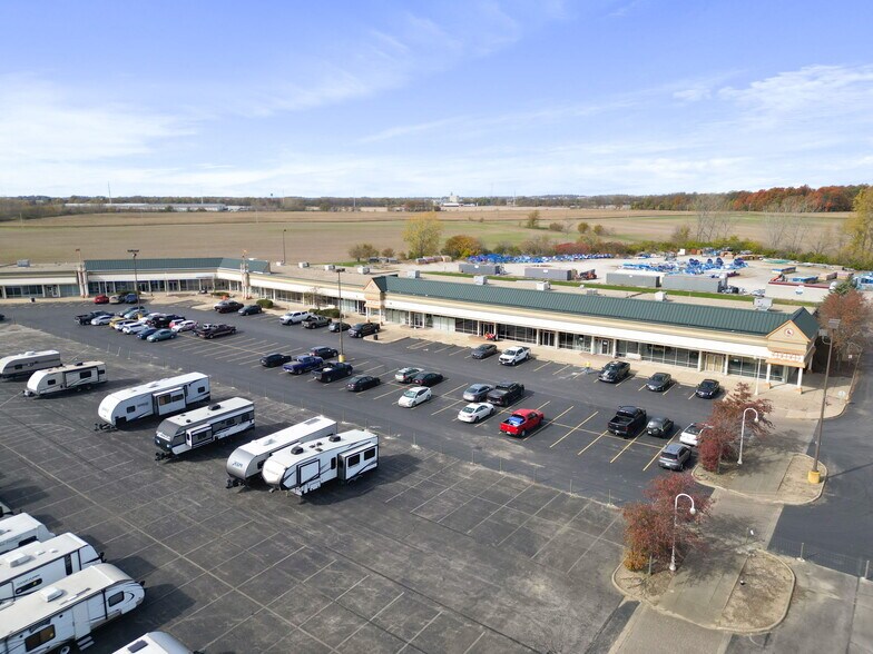 More Photos Of 1100 McArthur Rd, Jeffersonville Light Distribution For Lease