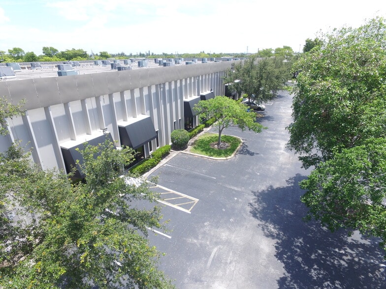 More Photos Of 1700 NW 66th Ave, Plantation Office For Lease