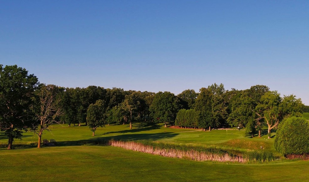 More Photos Of 31886 County Road 3, Eagle Bend Showroom For Sale