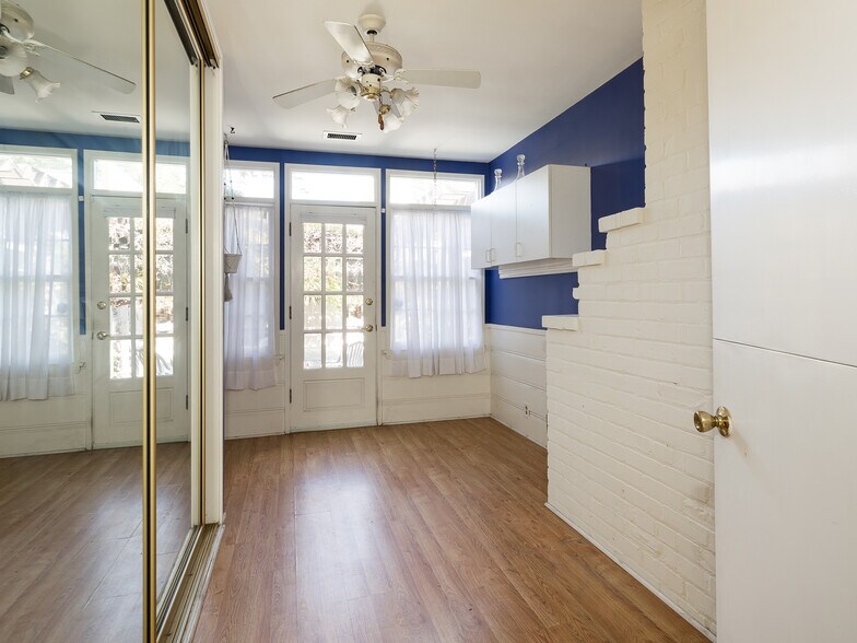 More Photos Of 4381-4385 Overland Ave, Culver City Office Residential For Sale