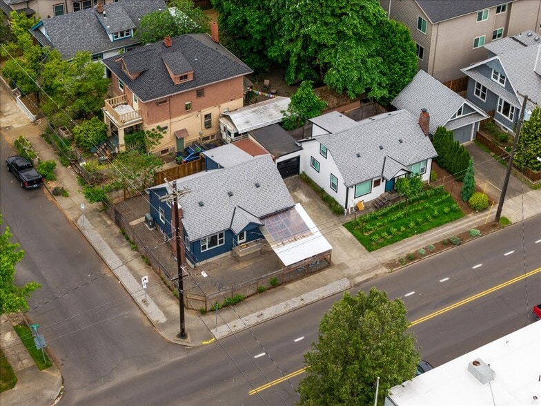 More Photos Of 3327 SE 50th Ave, Portland Office Residential For Sale