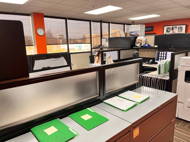 More Photos Of 600 Broadhollow Rd, Melville Office For Lease