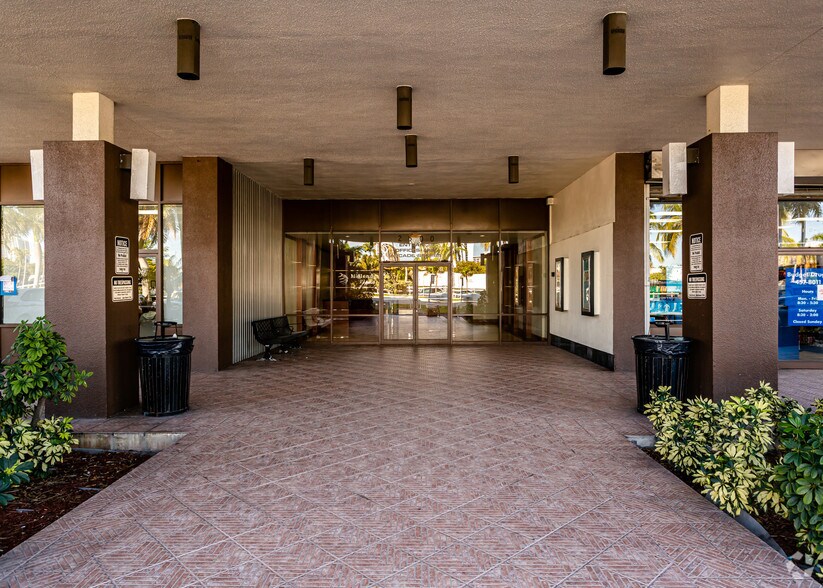 More Photos Of 2500 E Hallandale Beach Blvd, Hallandale Beach Office For Lease