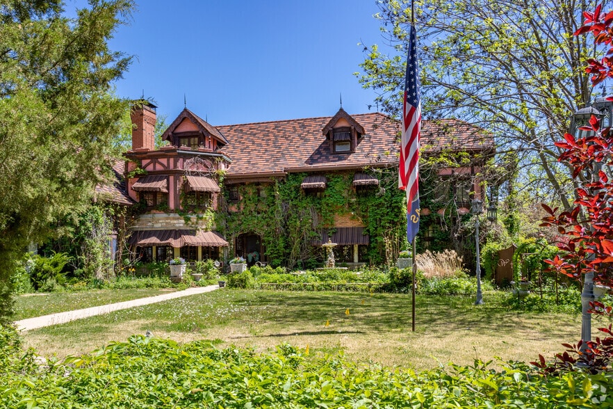 More Photos Of 1272 SW Fillmore St, Topeka Hospitality For Sale