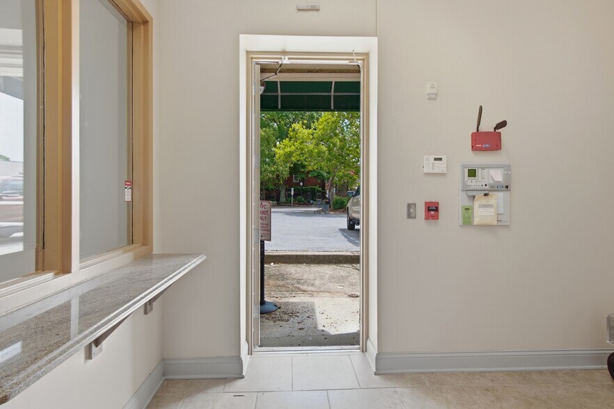 More Photos Of 421 Main St, Franklin Storefront Retail Office For Lease