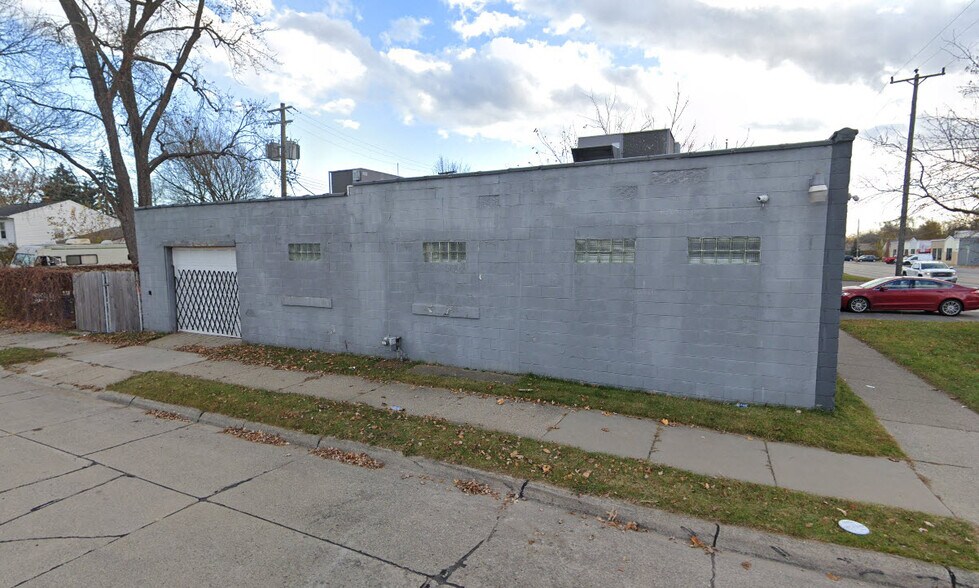 More Photos Of 22760 Dequindre Rd, Warren Warehouse For Sale