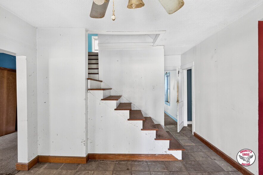 More Photos Of 2969 Moodyville Rd, Byrdstown General Retail For Sale