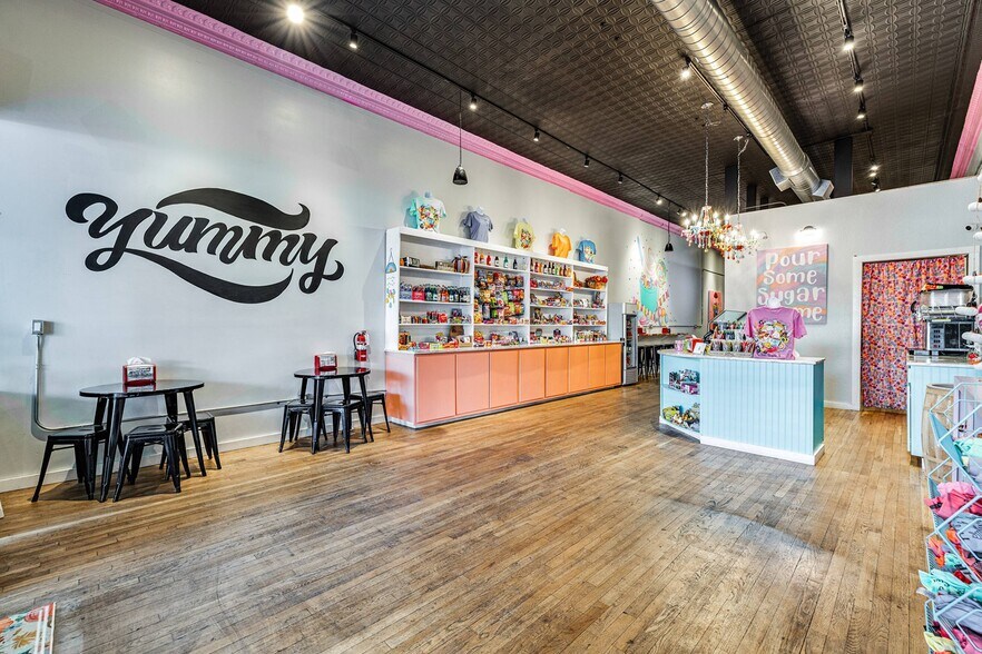 More Photos Of 17 W Beauregard Ave, San Angelo General Retail For Sale