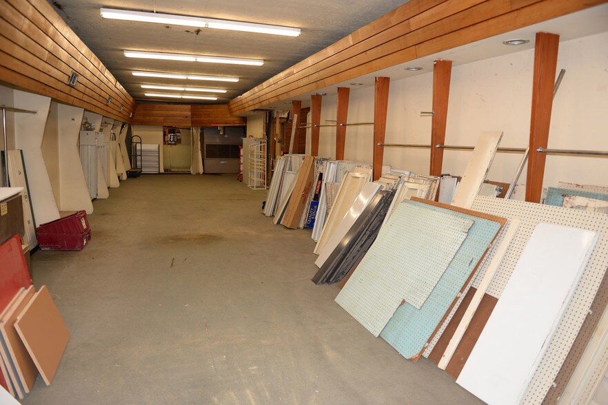 More Photos Of 975 Broadway St, Buffalo General Retail For Sale