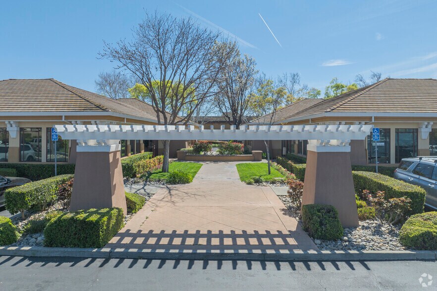 More Photos Of 1181 Central Blvd, Brentwood Medical For Lease