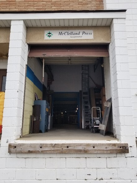 More Photos Of 3219-3221 Colvin St, Alexandria Warehouse For Lease