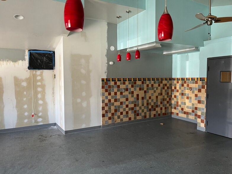 More Photos Of 504 E 8th Ave, Homestead Storefront Retail Office For Sale