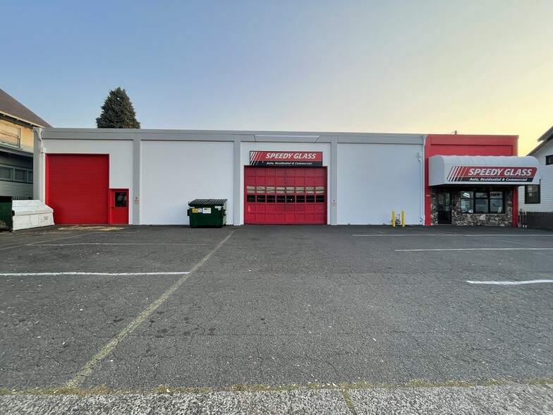 Primary Photo Of 1804 NE Broadway St, Portland General Retail For Sale