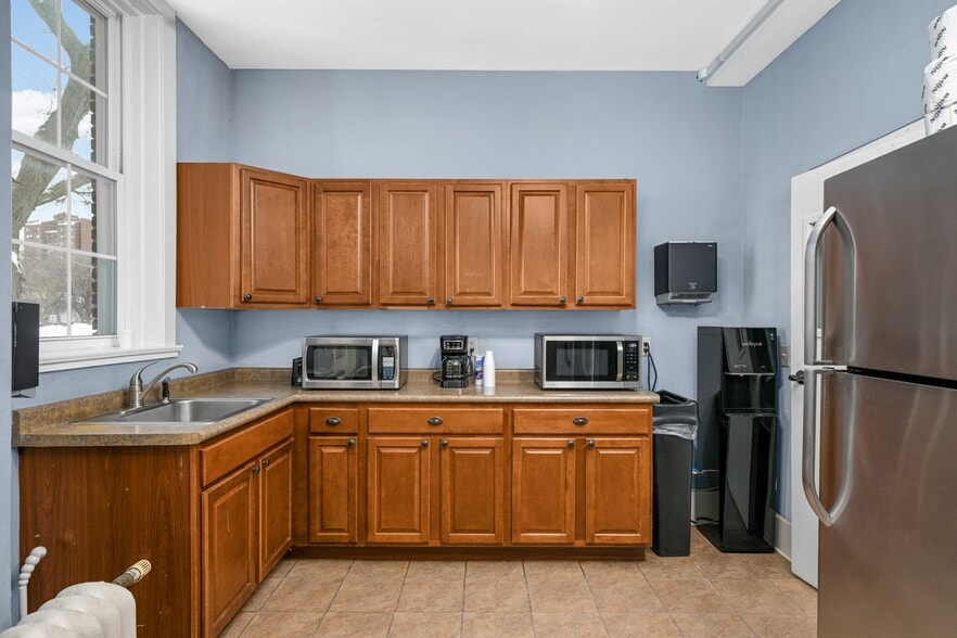 More Photos Of 2318 Park Ave, Minneapolis Office For Sale