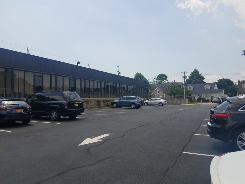 More Photos Of 1200 W Broadway, Hewlett Medical For Lease