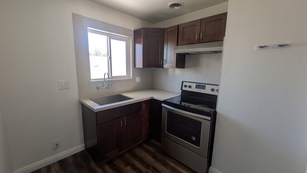 More Photos Of 1881 Loma Vista St, Riverside Apartments For Sale