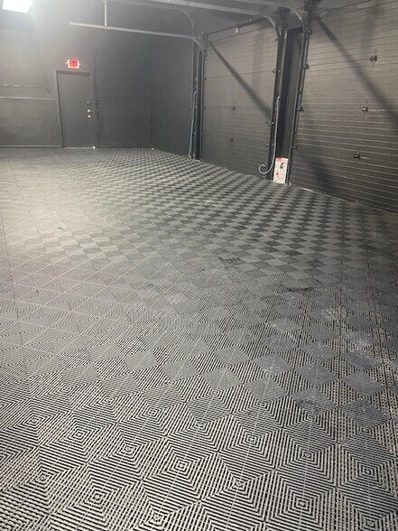 More Photos Of 520 S Prospect Ave, Hartville Flex For Lease