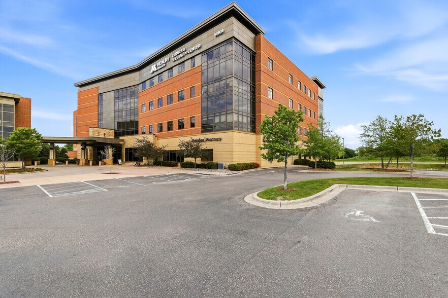 More Photos Of 14101 Fairview Dr, Burnsville Medical For Lease