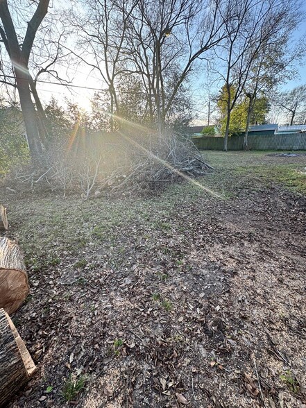 More Photos Of 815 N 3rd St, Lufkin Flex For Sale