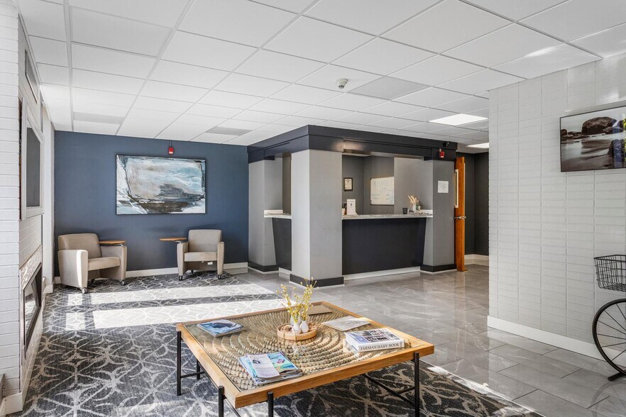 More Photos Of 704 N Main St, Tuscola Office Residential For Lease