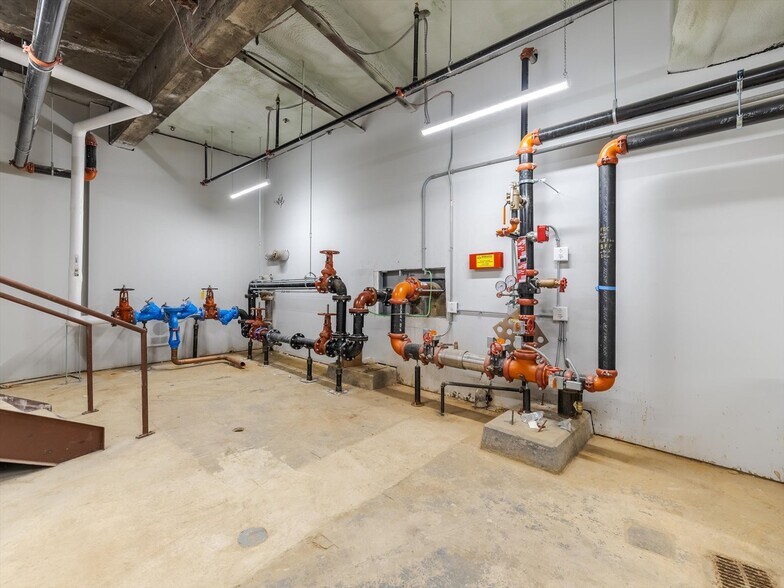 More Photos Of 520 W Roosevelt Blvd, Philadelphia Medical For Sale