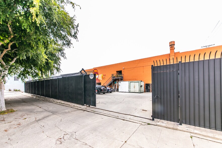 More Photos Of 4606-4620 W Jefferson Blvd, Los Angeles Warehouse For Lease