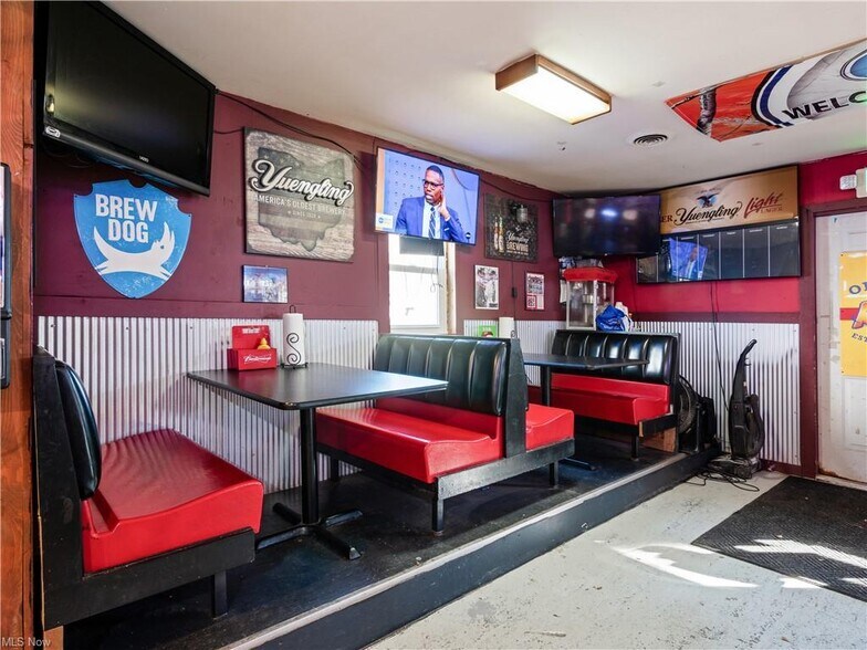 More Photos Of 612 S State St, Crooksville Bar For Sale