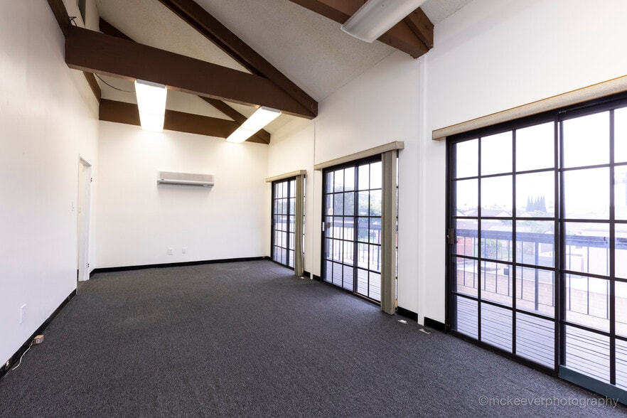 More Photos Of 800 E Wardlow Rd, Long Beach Loft Creative Space For Lease