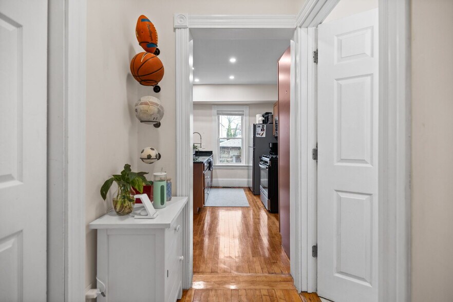 More Photos Of 33 Clinton St, Framingham Apartments For Sale