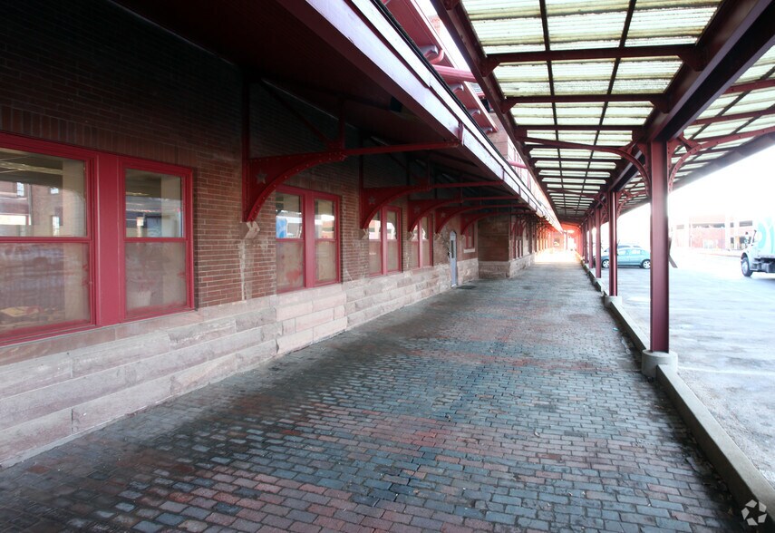 More Photos Of 100 SW 4th St, Des Moines Office For Sale