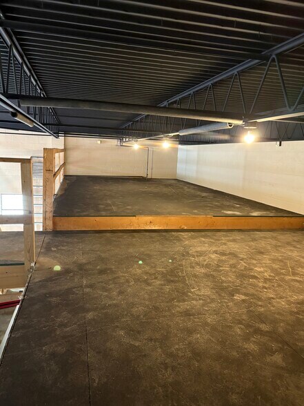 More Photos Of 4964 Yukon St NW, Canton Industrial For Sale