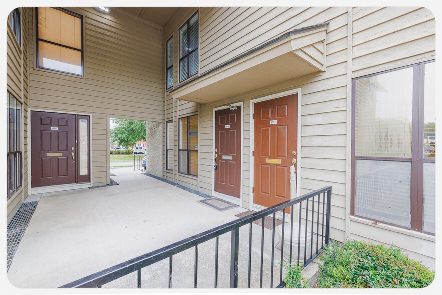 More Photos Of 351 Commercial Dr, Savannah Office Residential For Lease