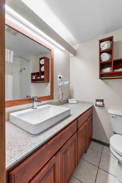 More Photos Of 310 S McCune St, Pilot Knob Hotel For Sale