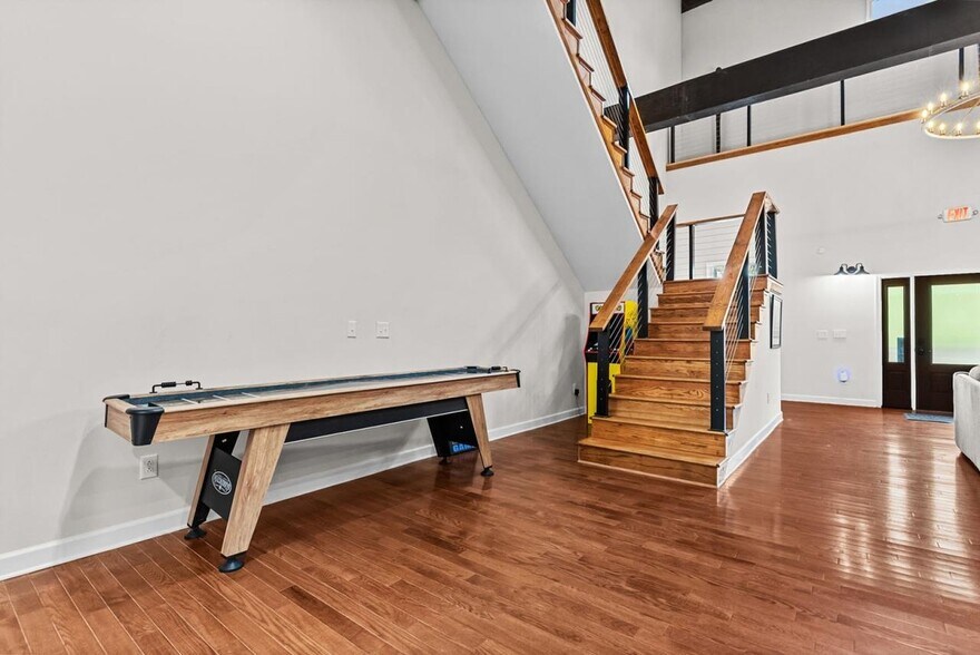 More Photos Of 471-472 W Main St, Fries Medical For Sale