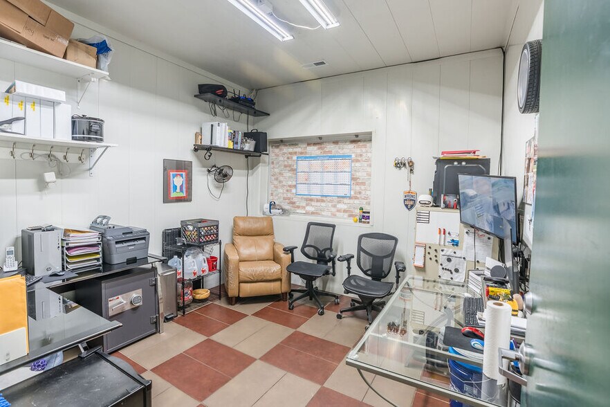 More Photos Of 140 J W Dickson Dr, Oak Grove Carwash For Sale