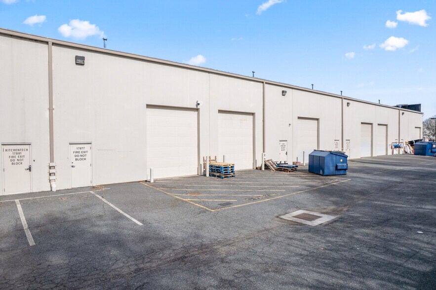 More Photos Of 17857-17889 Fraley Blvd, Dumfries Research And Development For Sale