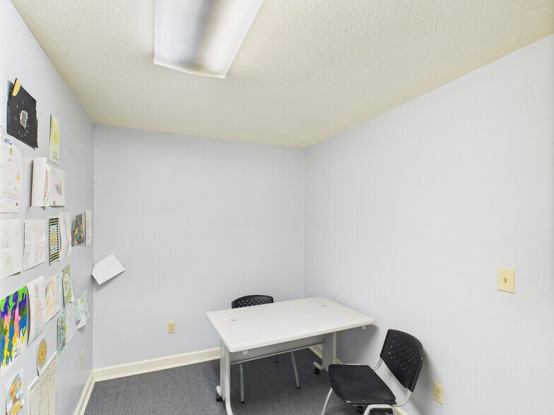 More Photos Of 619 Blondeau St, Keokuk Office For Sale