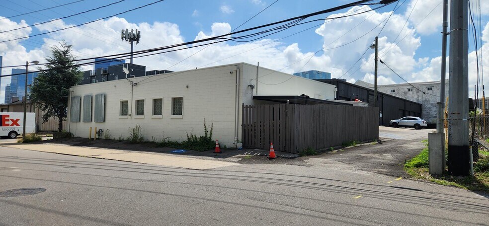 More Photos Of 211 McMillin St, Nashville Storefront Retail Office For Sale