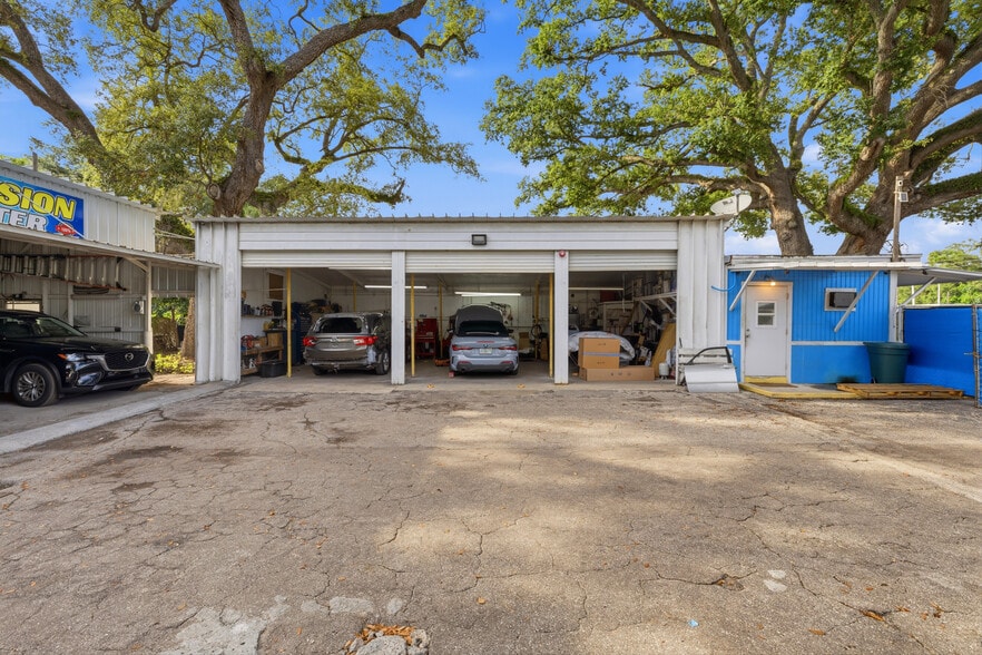 More Photos Of 6200 N Nebraska Ave, Tampa Auto Repair For Sale