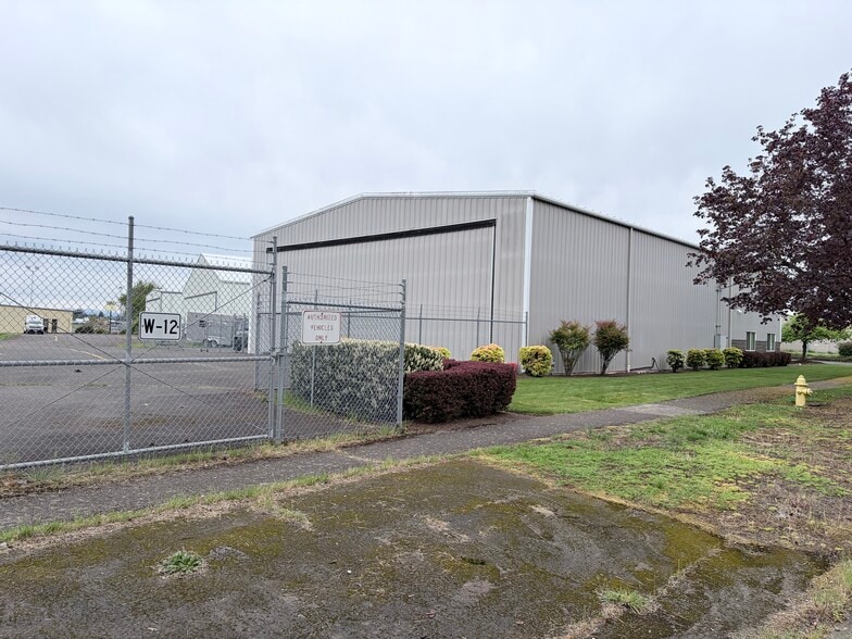 More Photos Of 2545 Aerial Way SE, Salem Warehouse For Sale
