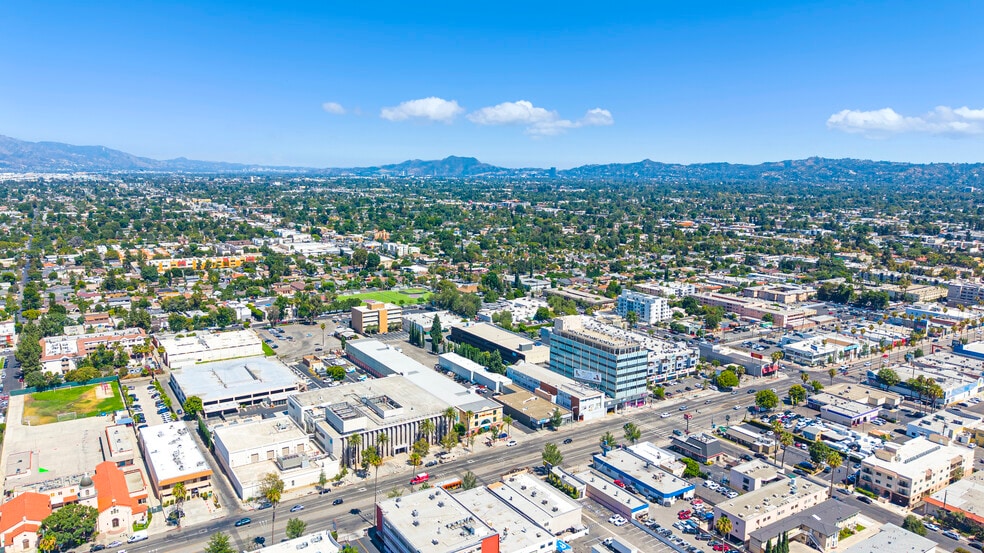 More Photos Of 6856 Van Nuys Blvd, Van Nuys Freestanding For Sale
